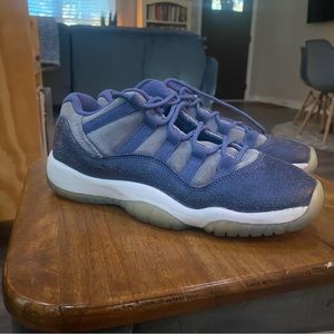 Jordan 11 Low - Purple/Blue - Size 6Y